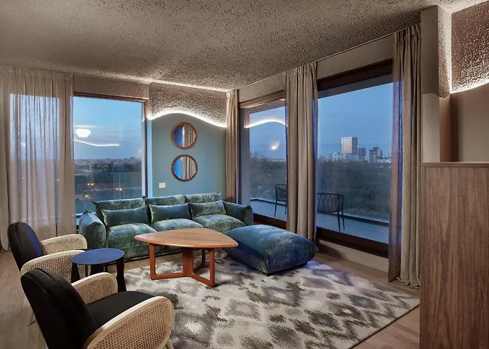 Room 12 Bucureşti